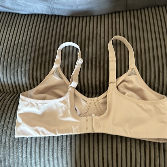 WONDERBRA wire free full coverage bra size 38C - Picture 4 of 8